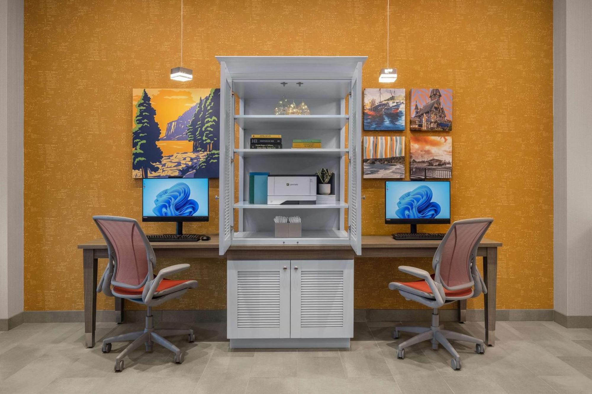 Home2 Suites By Hilton Юрика Экстерьер фото