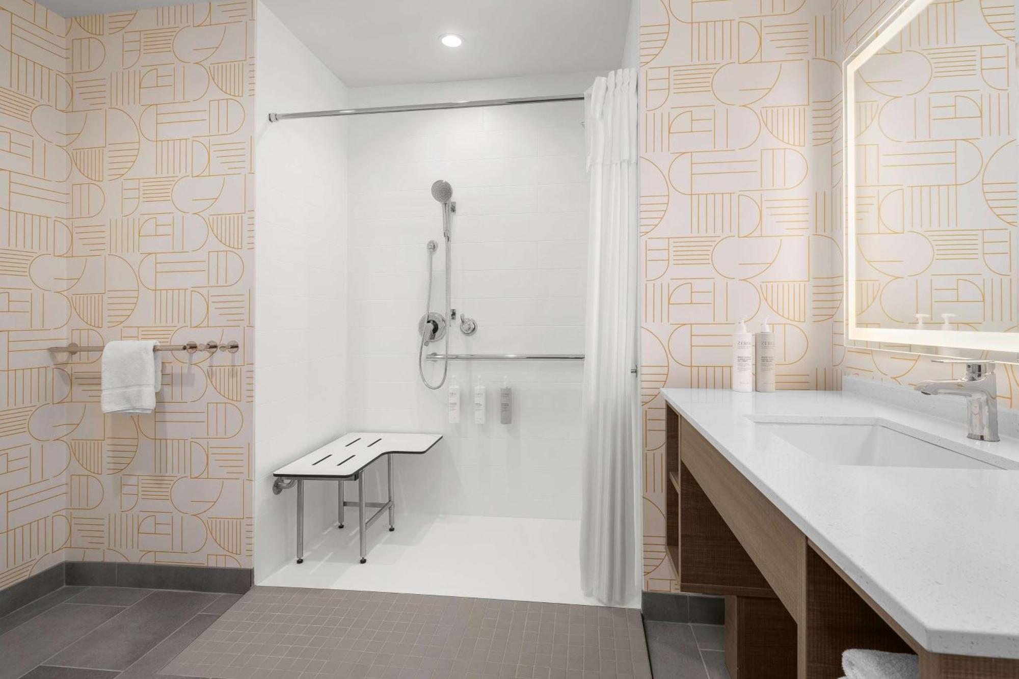 Home2 Suites By Hilton Юрика Экстерьер фото