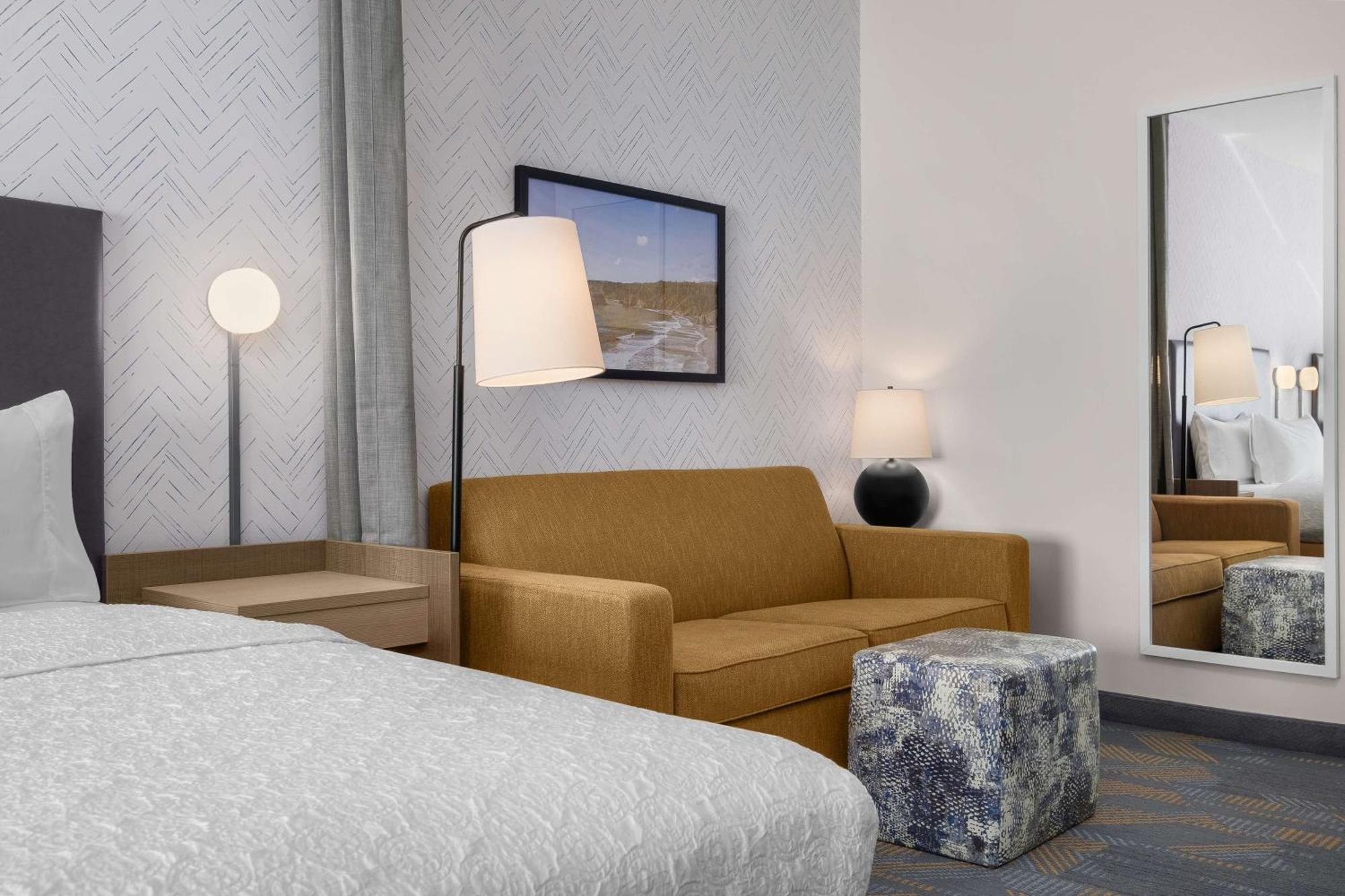 Home2 Suites By Hilton Юрика Экстерьер фото